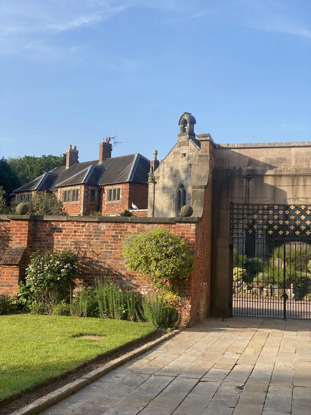 Barton Park grounds